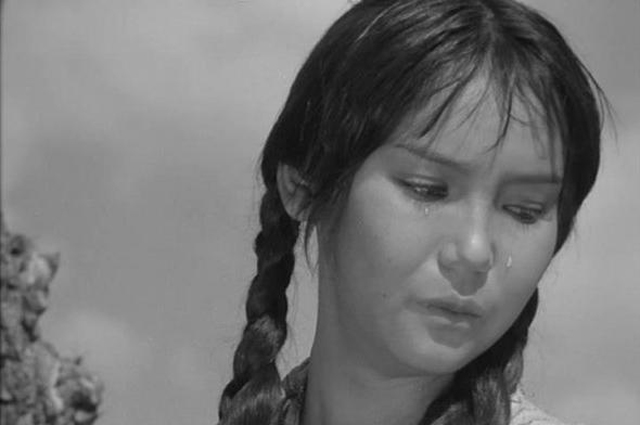 Наталья Аринбасарова в роли Алтынай в художественном кинофильме «Первый учитель». 1966 год. 