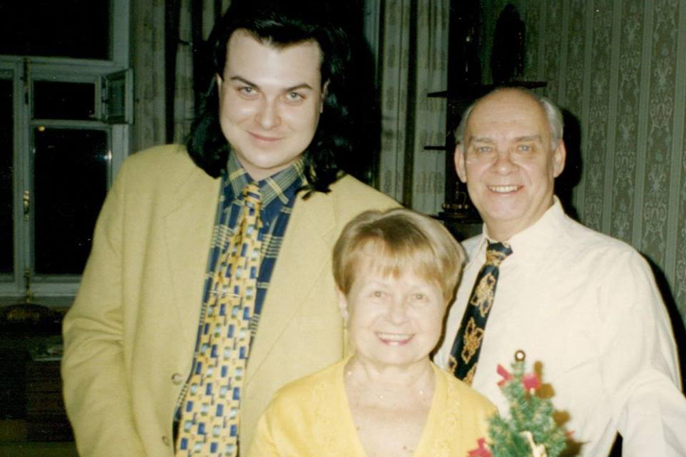 Юлиан, Александра Пахмутова и Николай Добронравов.