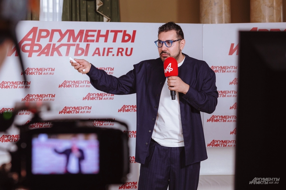 Лев Львович Каграманян, выпускник «Мастерской новых медиа», управляющий партнер брендингового Агентства культурных и социальных проектов «Лев&Единорог», создатель лаборатории-лектория «ШТАБ КУЛЬТУРЫ», эксперт по брендингу