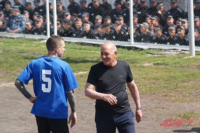 Павел Мамаев и тренер команды ИК «Золотые львы».