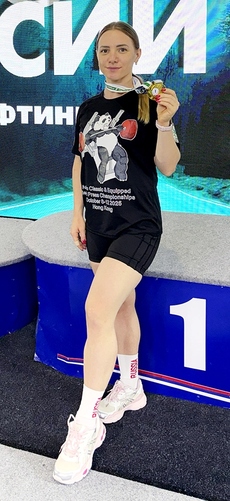 Многочисленные награды Юлии уже не умещаются на стене квартиры.