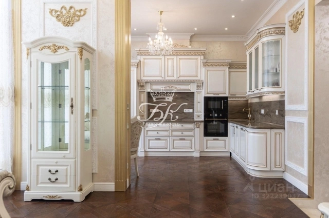 Отобедали бы здесь?