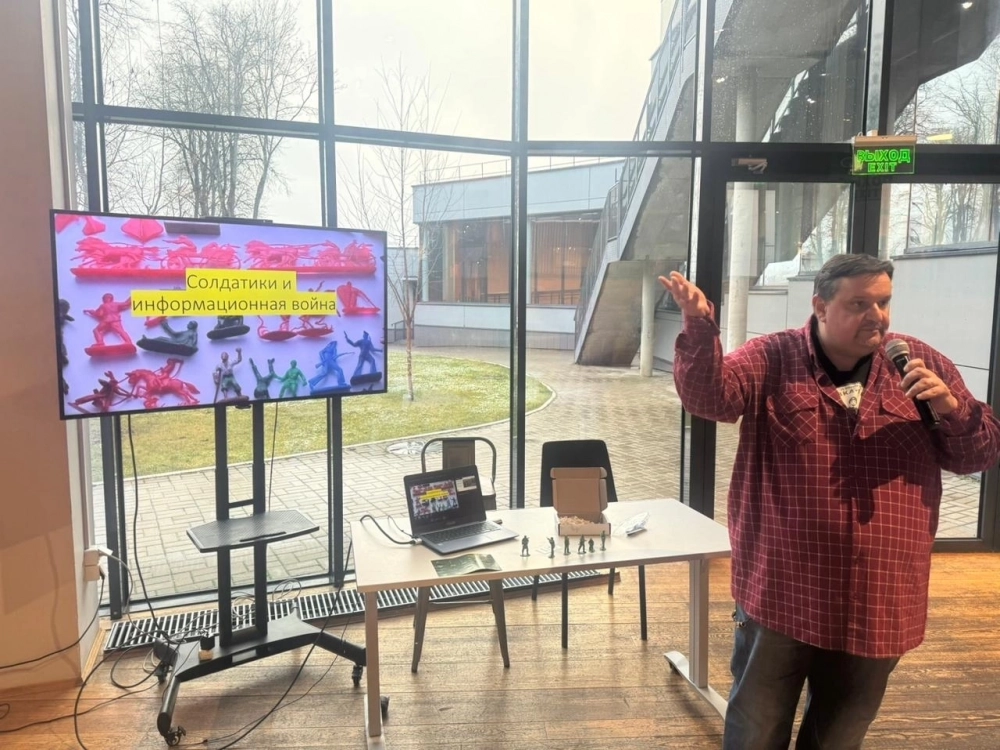 Андрей Литвиненко выступает в Калуге на фестивале УграФест.