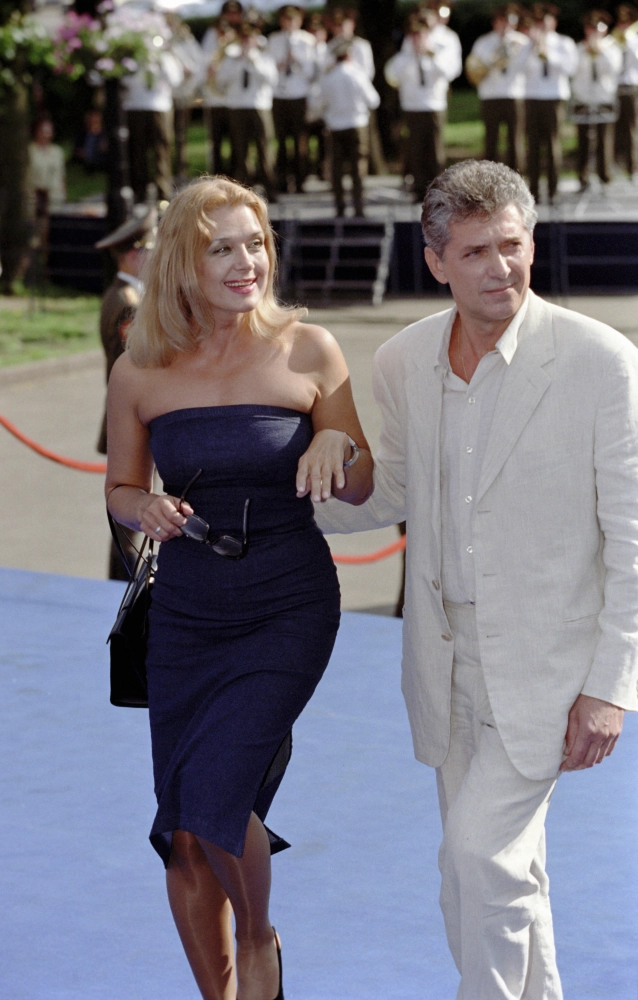 Ирина Алферова и c мужем Сергеем Мартыновым. 2001 г.