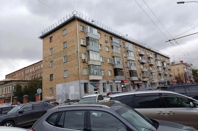 Дом Бутусова с центральной улицы.