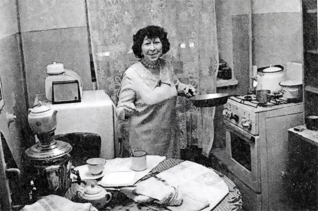 На кухне, 1983 год.