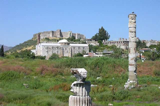 Вид на руины храма Артемиды Эфесской