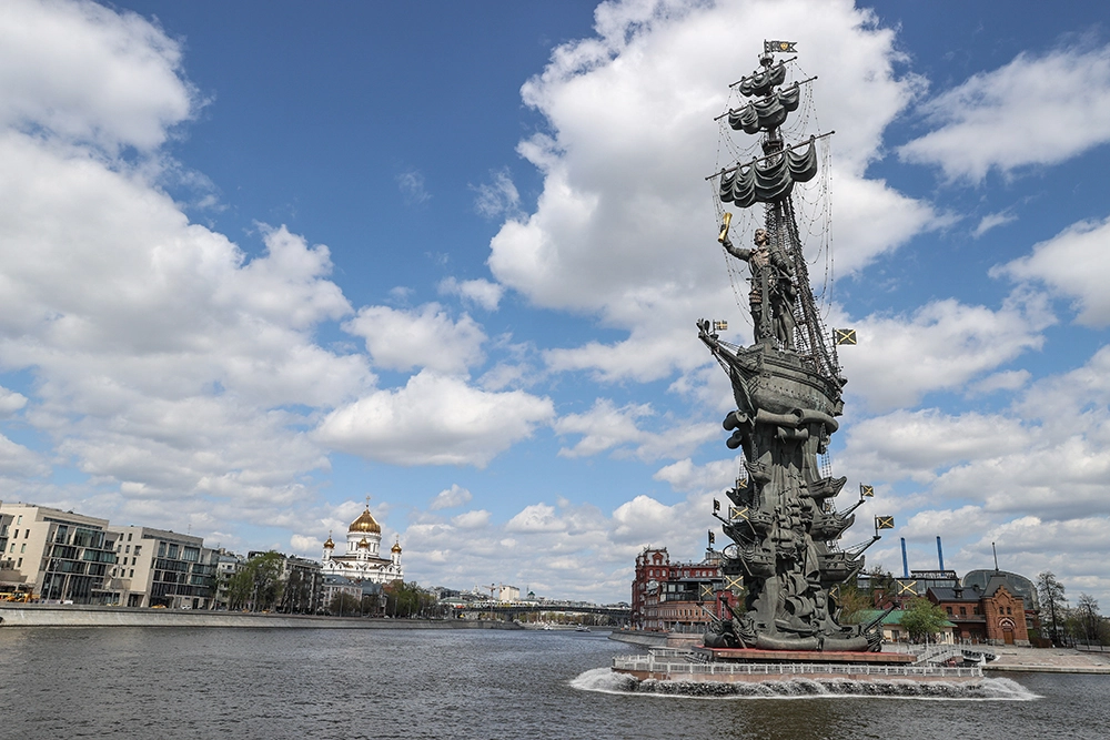 Памятник Петру I.