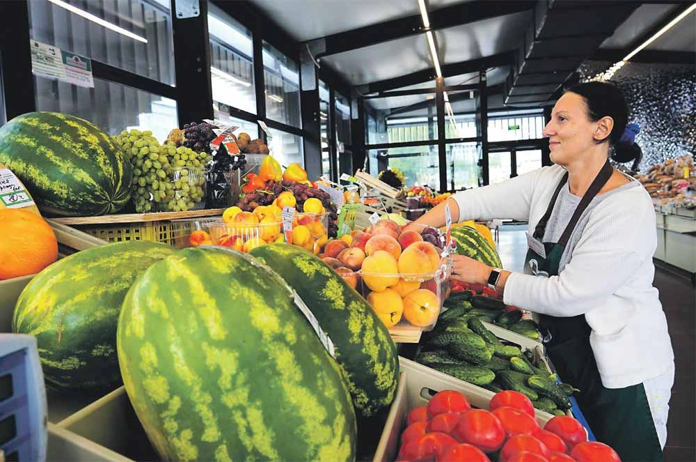 Для продажи и&nbsp;хранения товара созданы необходимые условия.