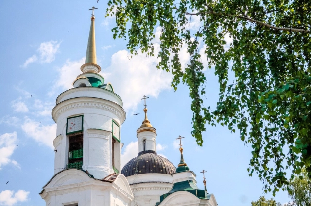 Богатства земли. Где увидеть чугунный храм и потомственных гончаров