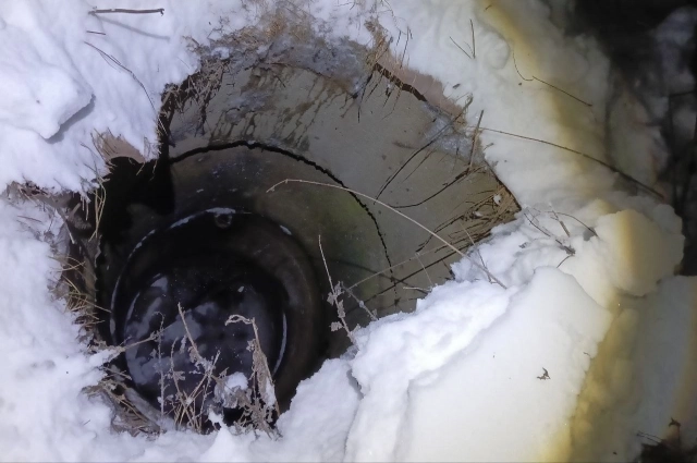 Колодец, в который упал мальчик.