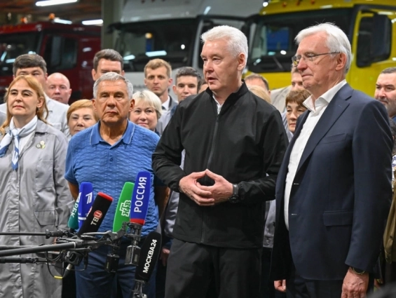 Мэр Москвы побывал на заводе КАМАЗ.