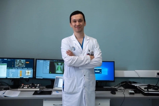 Врач-радиотерапевт НМИЦ Блохина Дамир Ищанов.