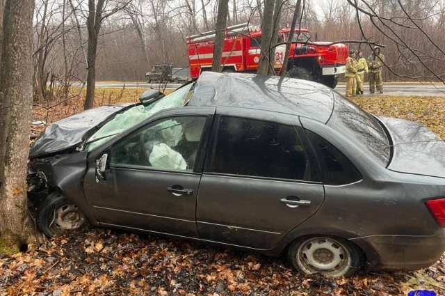 В машине сработали подушки безопасности.