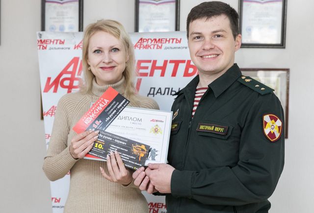 Подарки победителям передаст сотрудник пресс-службы Восточного округа войск национальной гвардии РФ Иван Желнин.