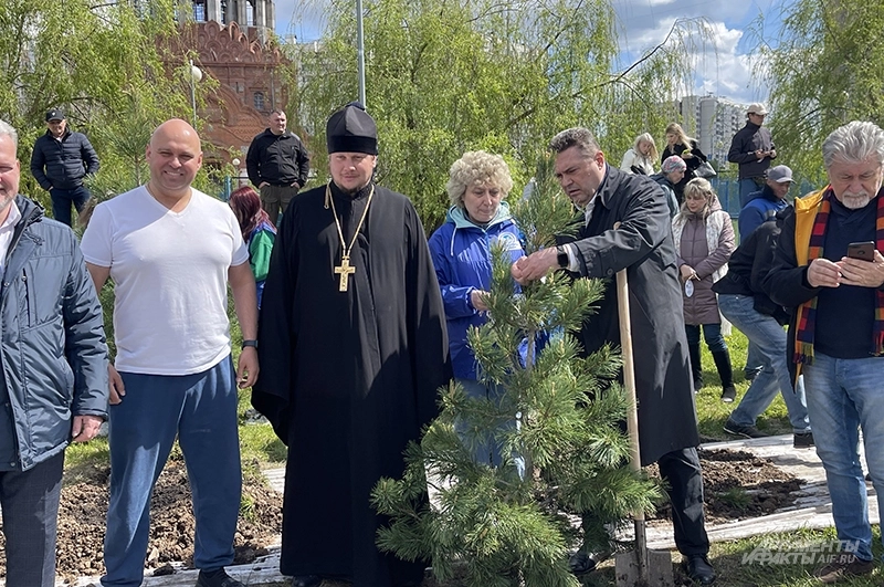 Вечно живые. В Москве высадили аллею в память о погибших военкорах3