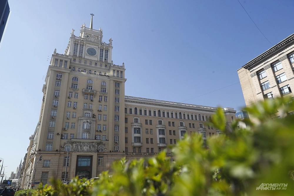 Гостиницу построили в 1956 году.