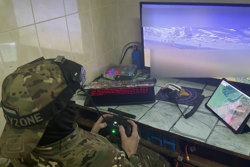 Расчет БПЛА самолетного типа «Молния-2» Тульских десантников поразил пункт временной дислокации ВСУ в Сумской области