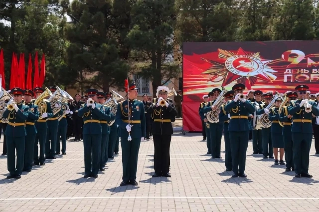 Парад Победы в Каспийске.