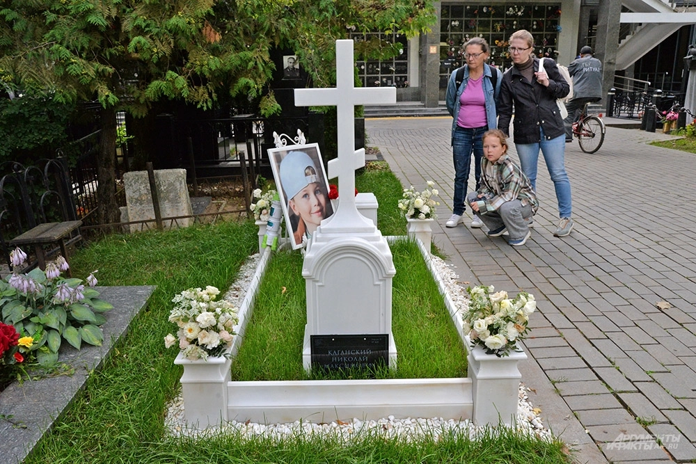 Могила Коли на Ваганьковском кладбище. 
