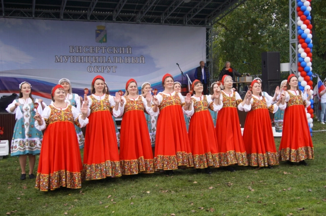 Точка притяжения. В Бисерти открылся 40-метровый мурал о Демидовых