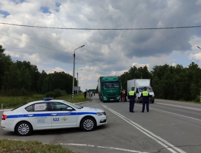 Сотрудники ГАИ проверяют соблюдение режима труда и отдыха. 