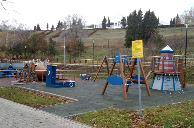 Здесь была площадка Туркменской ССР с песком из пустыни Каракумы и агавой.