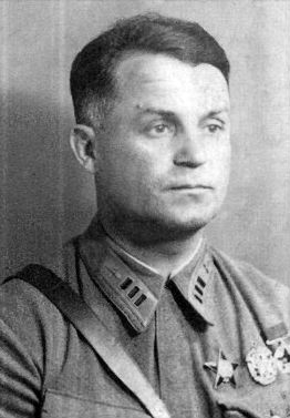 Михаил Иванович Марцелюк в форме полковника авиации.