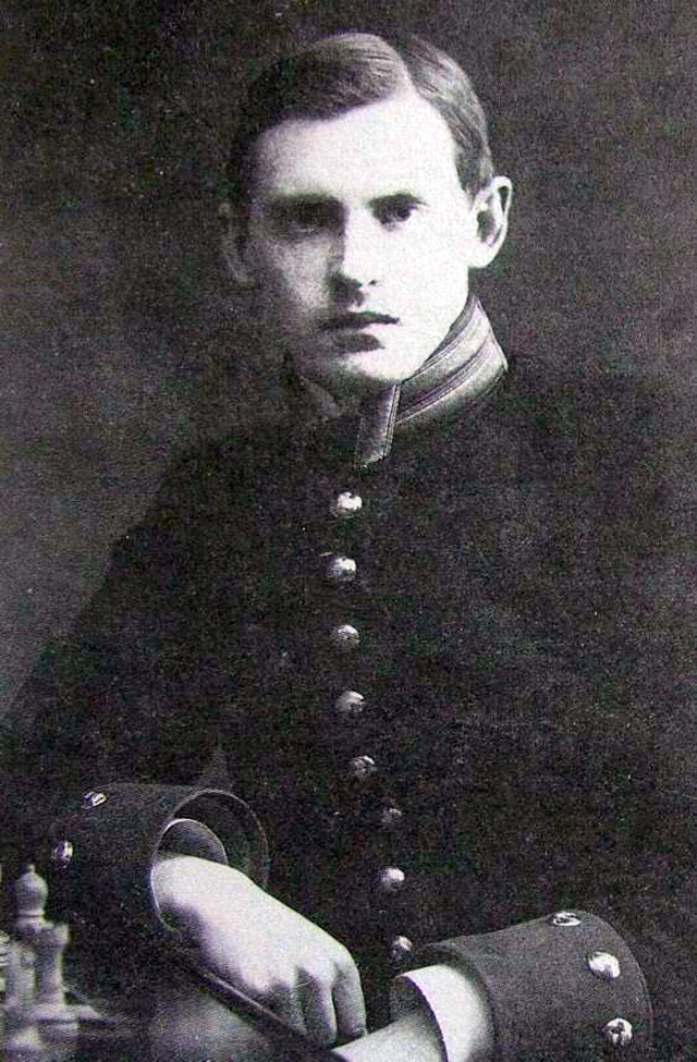 Александр Алехин, чемпион Москвы. Фотография Карла Буллы (1909 год)