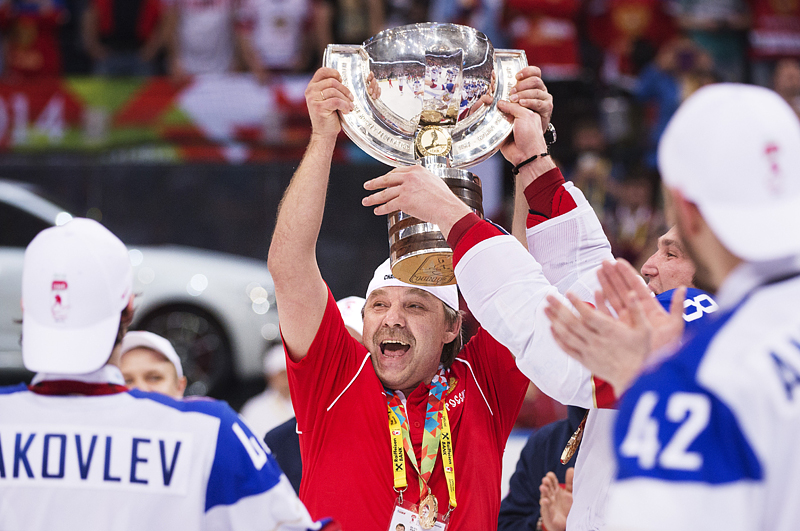 Олег Знарок после победы сборной России по хоккею на чемпионате мира в Белорусии