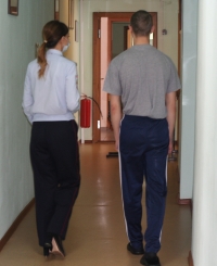 По коридорам дети не ходят одни, только в сопровождении воспитателей.
