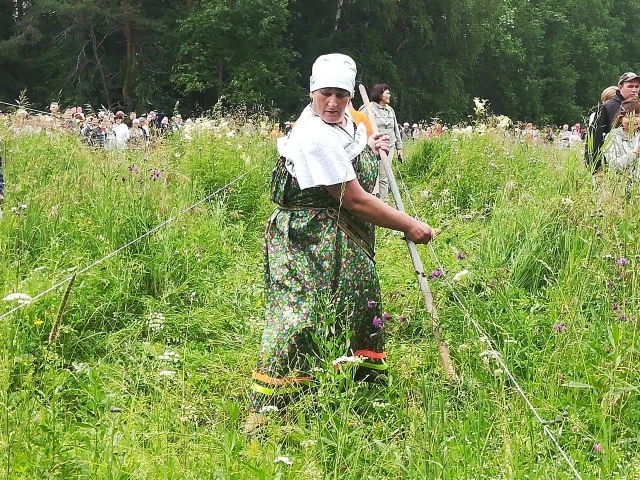 Любовь Щербакова привезла на турнир косу своей бабушки.