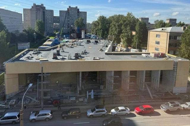 Наземный вестибьль станции «Путиловская» в сентябре 2025 года.