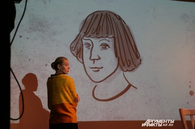 В спектакле есть место шутке и юмору.