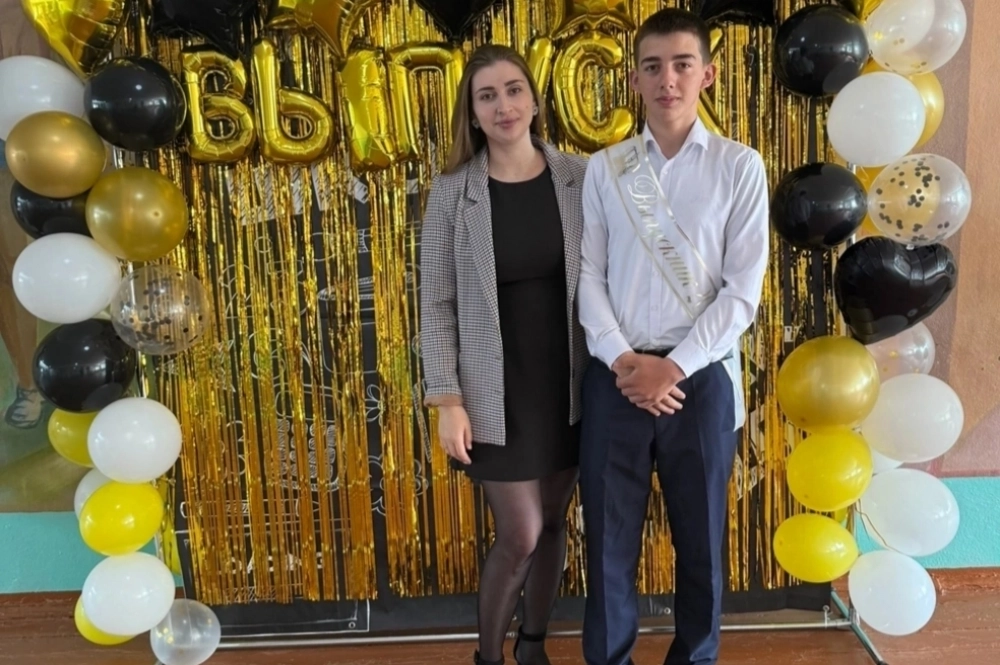 Кристина заменила маму всем шестерым детям, братьям и сестре.