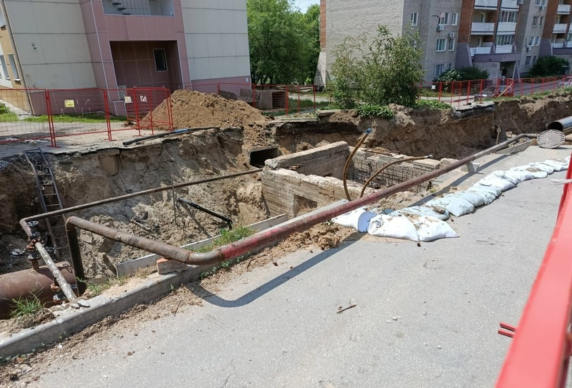 Ремонт тепломагистрали, улица Брестская