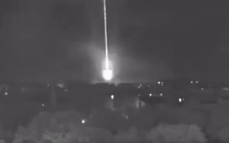 Прилет баллистической ракеты ВС РФ по цели в Чернигове