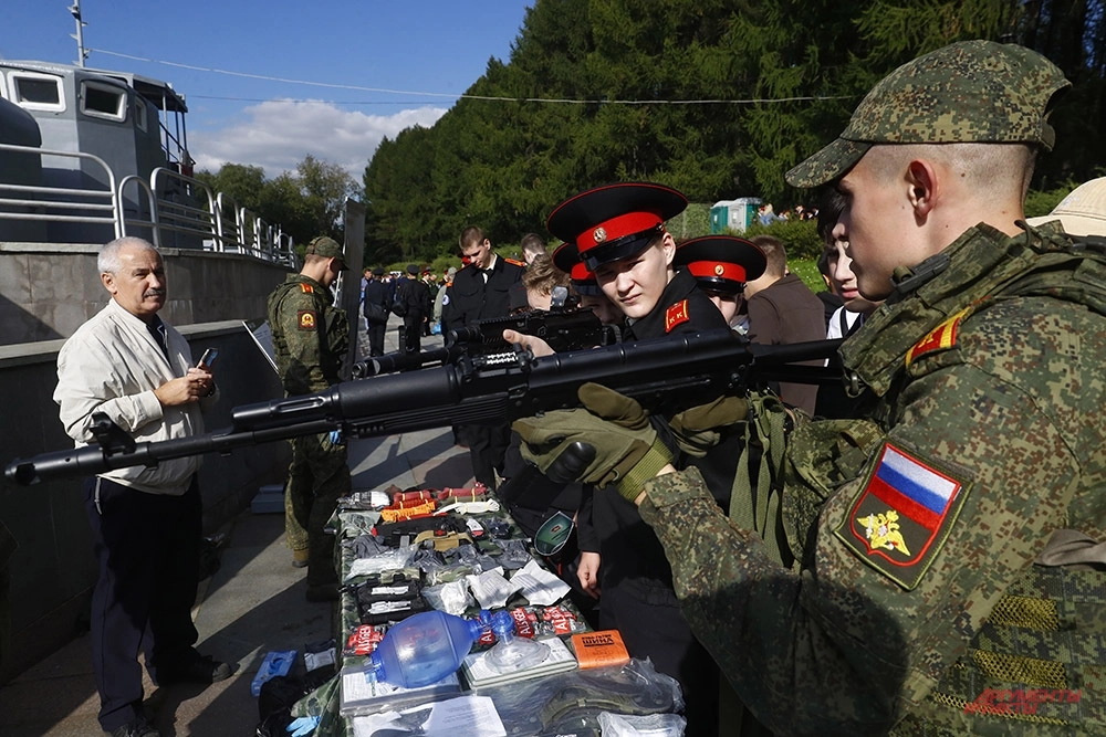 Слёт военных институтов страны на Поклонной горе: защита Родины в центре внимания