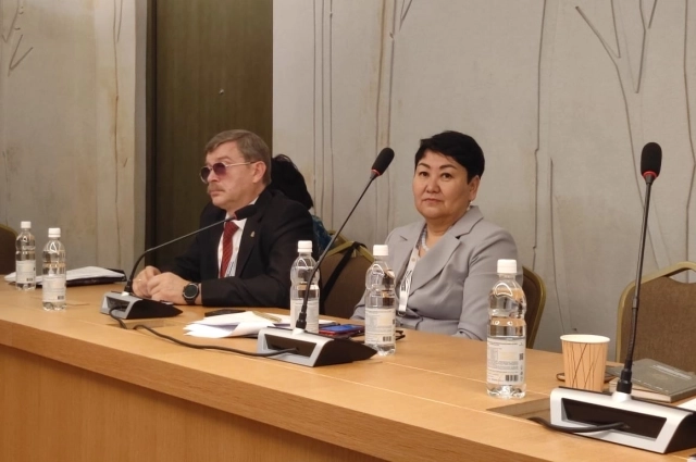 Руководитель Центра алтаистики и тюркологии «Кöк-теҥери» Горно-Алтайского государственного университета Сурна Сарбашева.