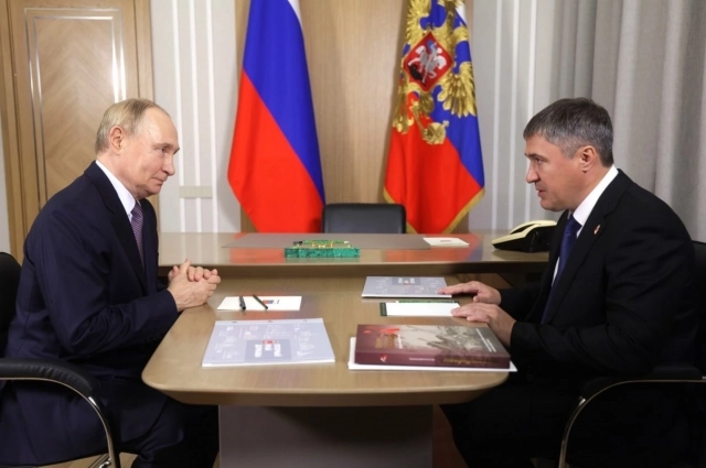 После инаугурации Махонин встретился с президентом.