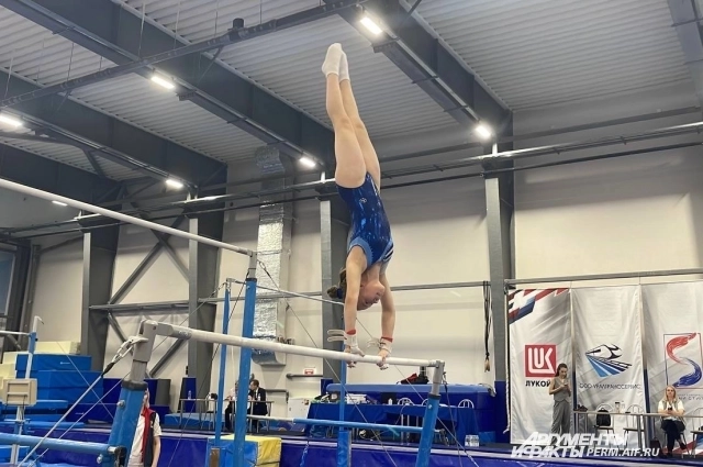 Спортсмены боролись в личном и командном зачётах.