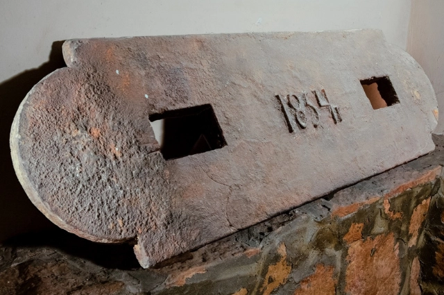 По своему локтю. В Староуткинске вновь сколочена барка сплавщиков