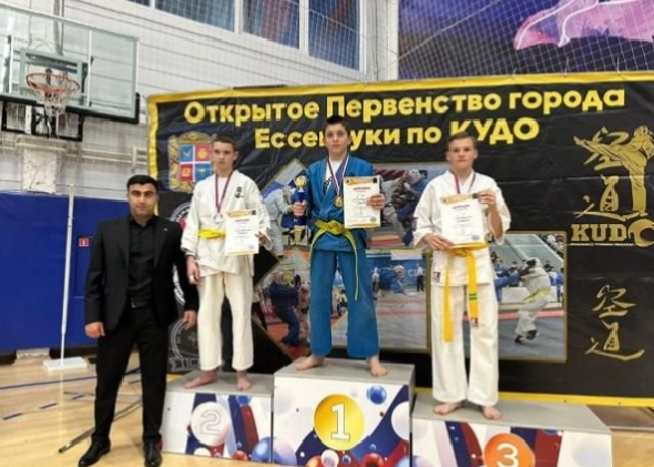 Джамал занимался боевыми видами спорта и часто брал первые места.