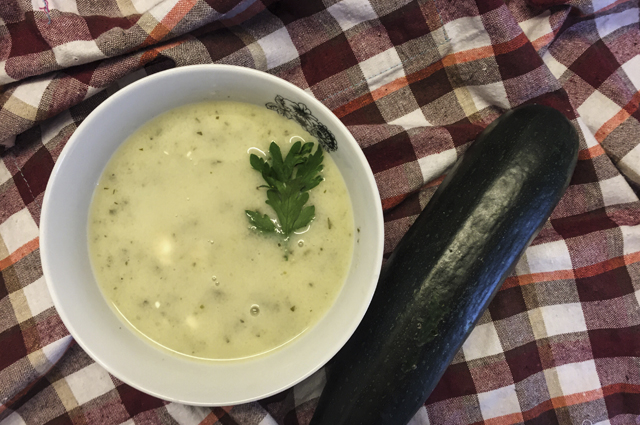 Суп из кабачков с творожным сыром