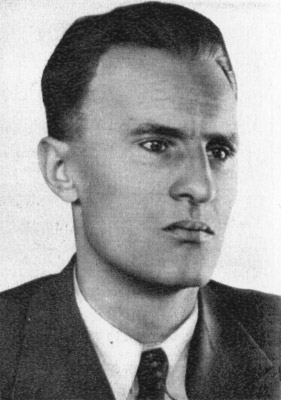 Янош Кадар в 1942 году.