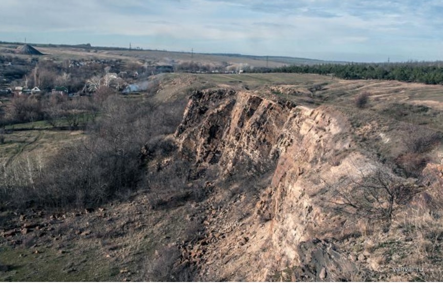 Скелеватая скала в Ростовской области.
