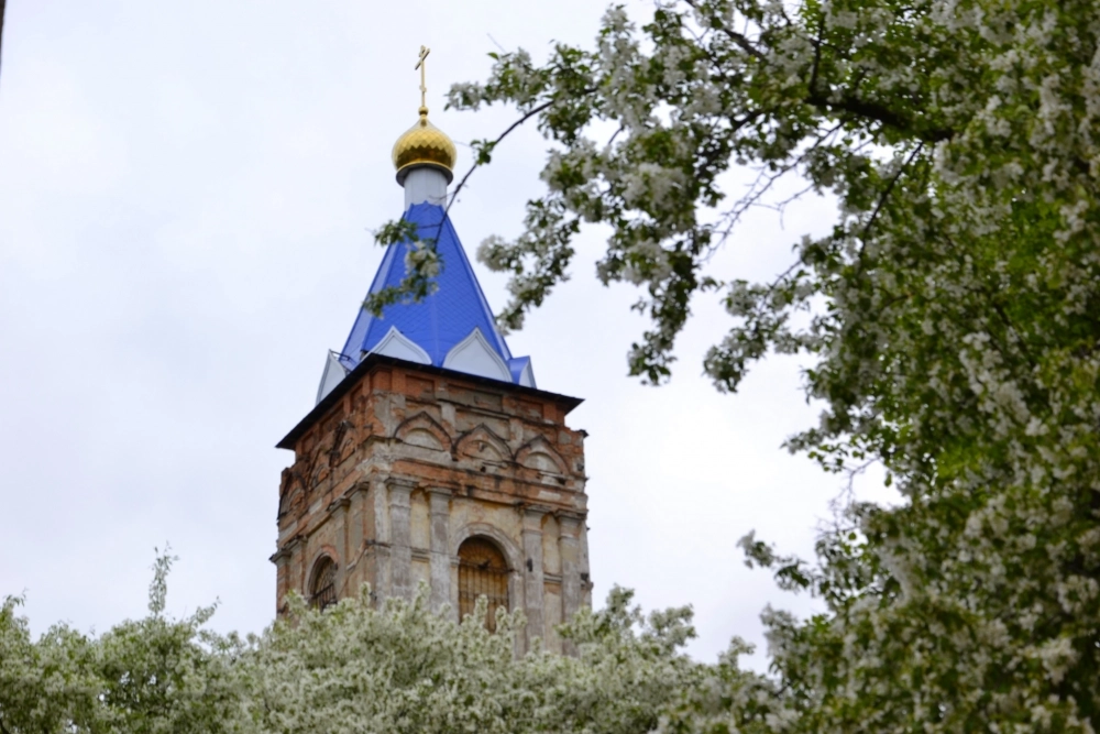 Каменное здание храма, которое мы сейчас видим, было окончательно достроено лишь в XIX веке.