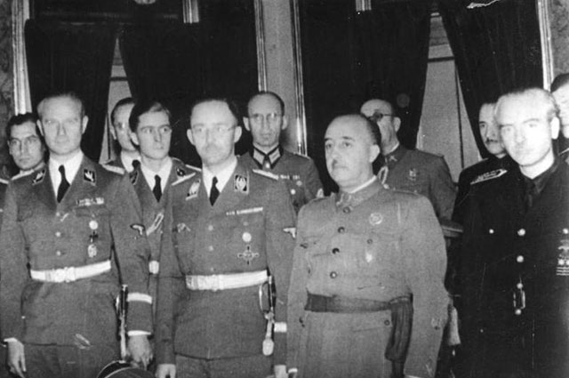 Франсиско Франко принимает немецкую делегацию во главе с Генрихом Гиммлером. 
