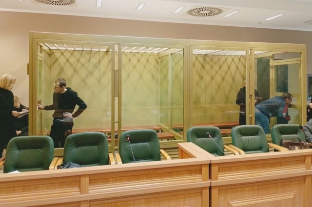 Участники ОПГ в суде.