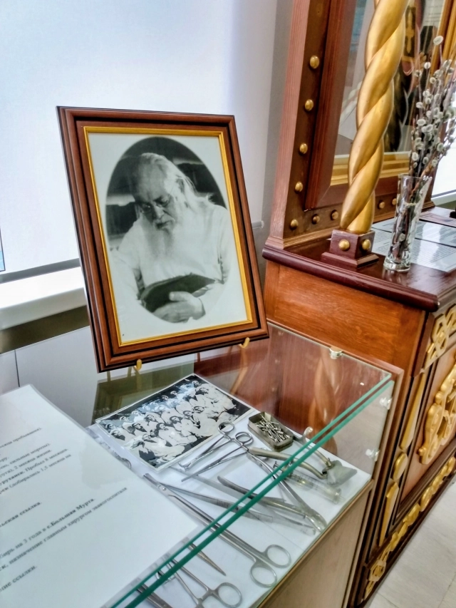 В коллекции собраны раритеты, связанные с именем великого доктора и священника.